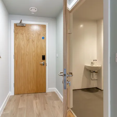 For Students Only - The Refinery In Apartment Leeds (West Yorkshire)