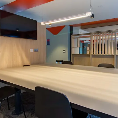 For Students Only - The Refinery In * Leeds (West Yorkshire)