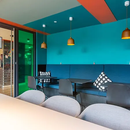 For Students Only - The Refinery In Apartment
