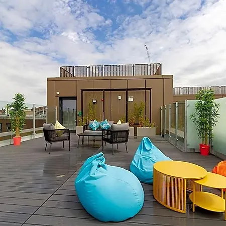 For Students Only - The Refinery In Apartmán