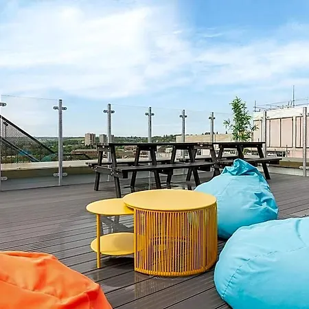 For Students Only - The Refinery In Apartmán