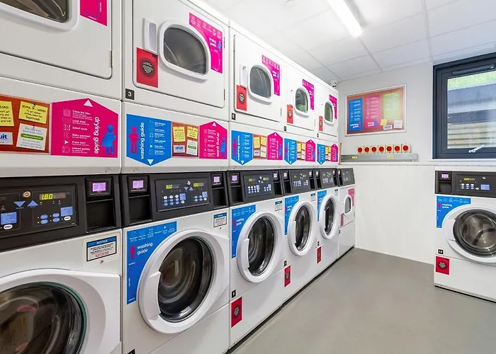 For Students Only - The Refinery In Лідс