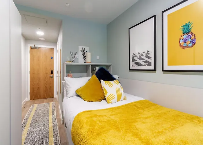 For Students Only - The Refinery In 아파트