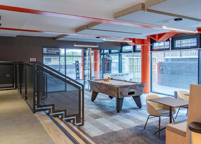 For Students Only - The Refinery In 리즈